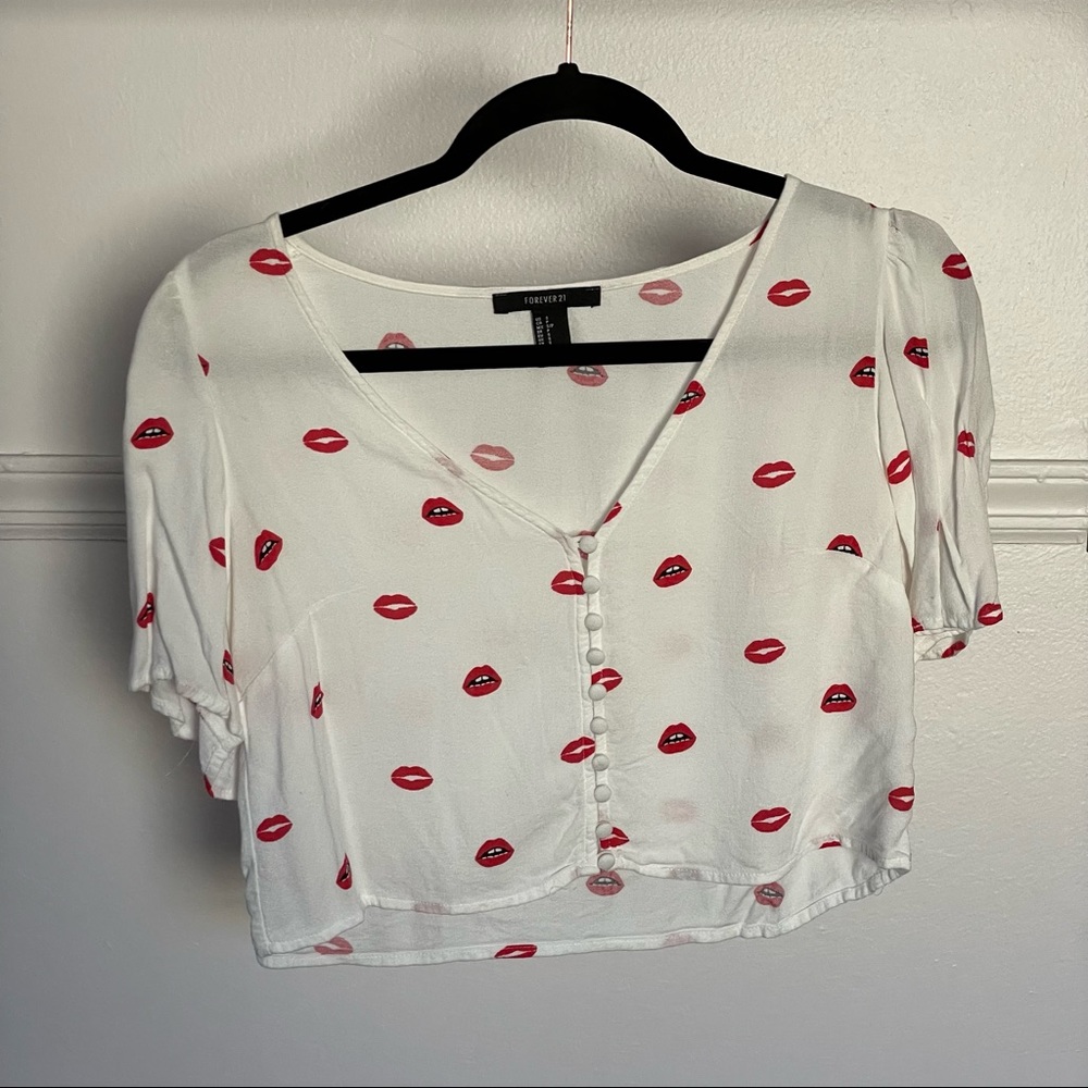 Lipstick Crop
